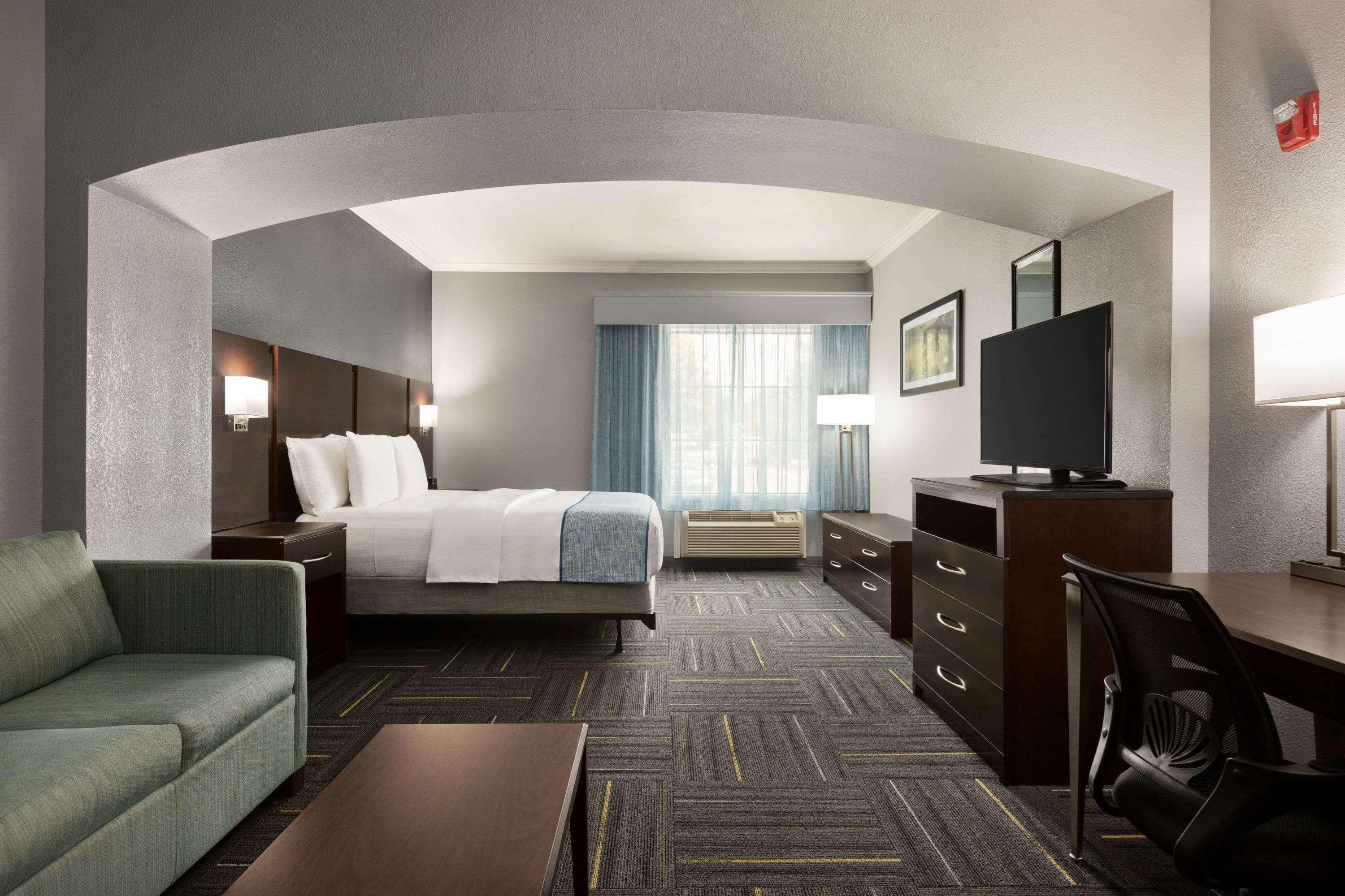 La Quinta By Wyndham Dublin Hotel Bagian luar foto