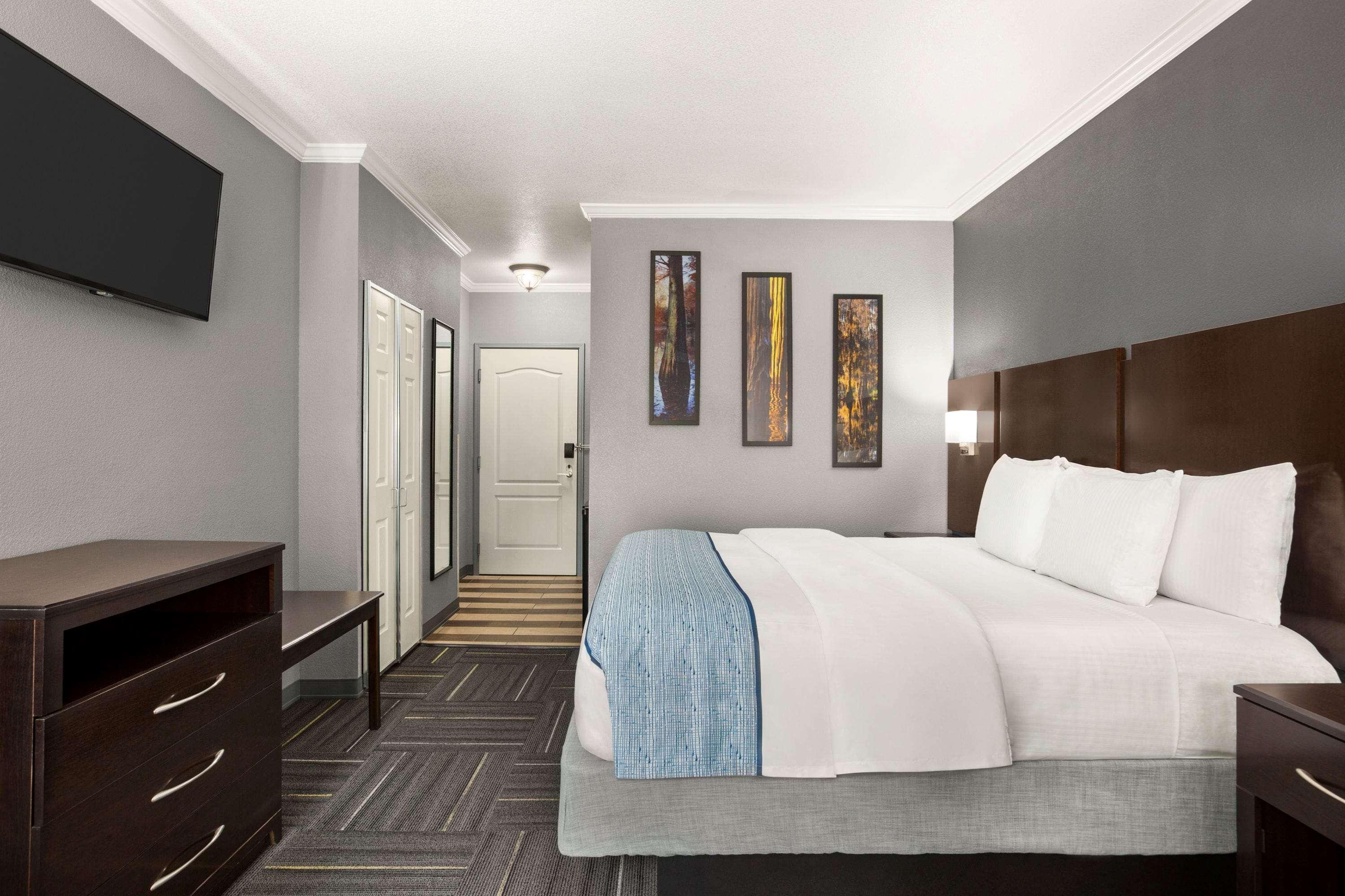 La Quinta By Wyndham Dublin Hotel Bagian luar foto