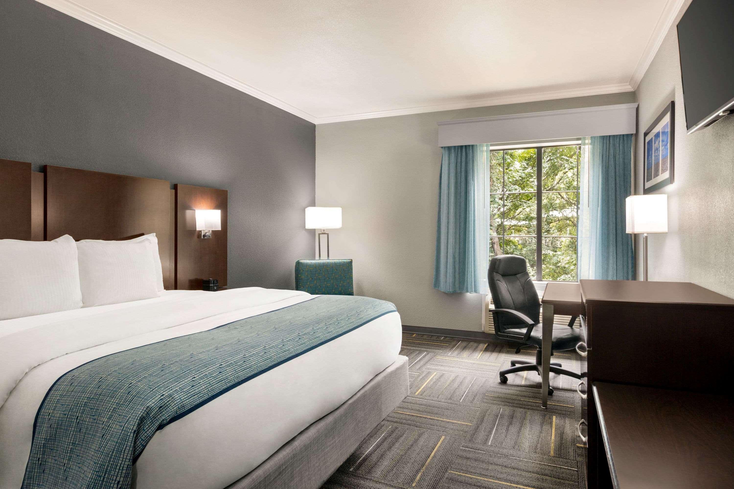 La Quinta By Wyndham Dublin Hotel Bagian luar foto