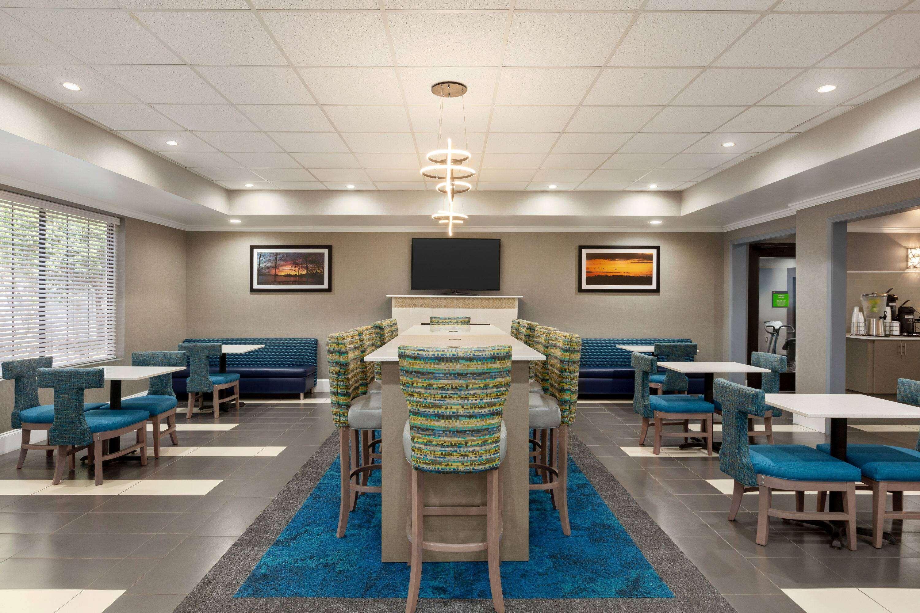 La Quinta By Wyndham Dublin Hotel Bagian luar foto